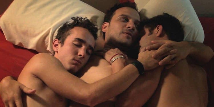 initiate-gay-threesome02