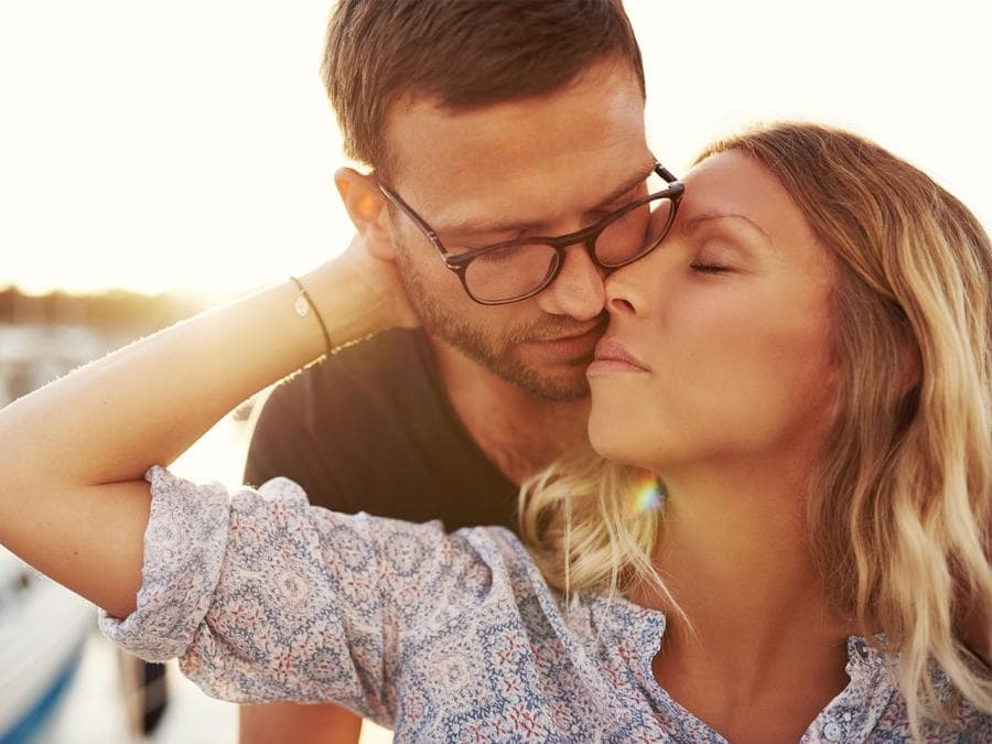 What Are The Scents That Make Women Horny? - sexsearchcom.com